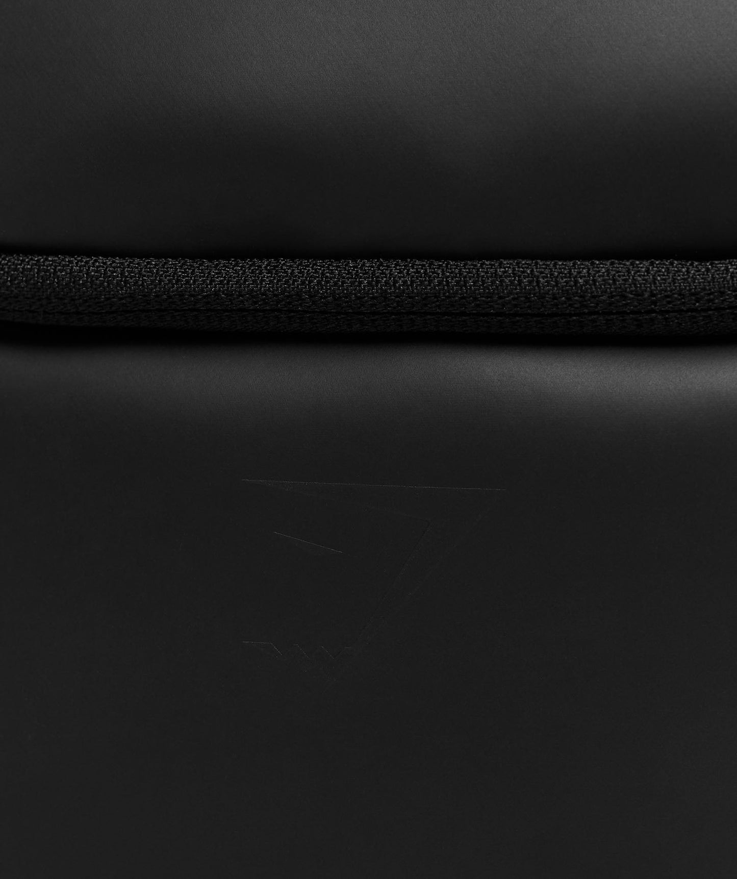 Sleek Washbag - US 8094