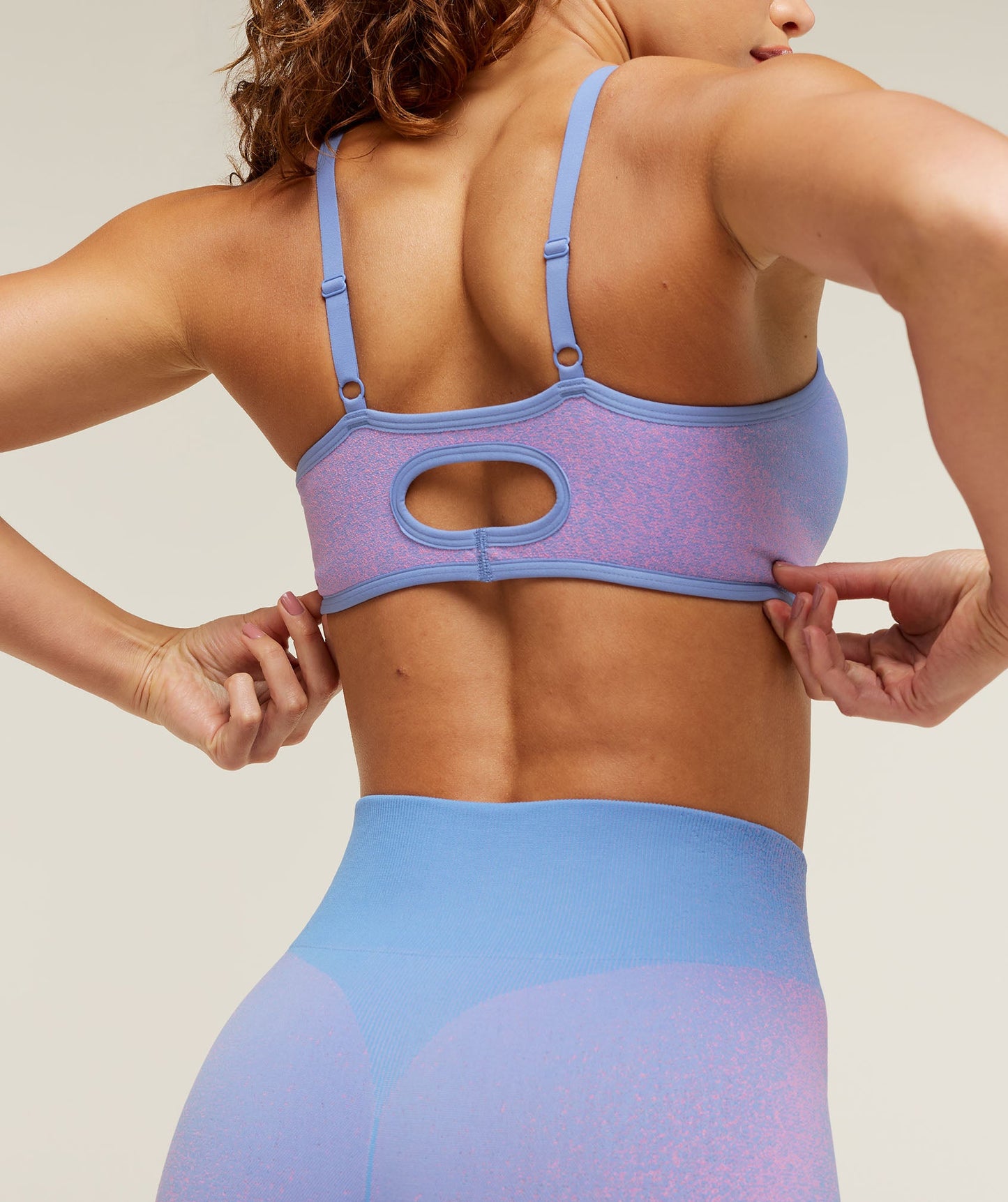 Blush Seamless Light Support Sports Bra - US 3672