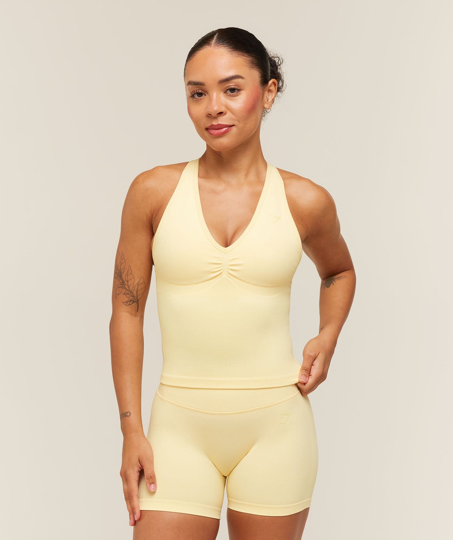 Lift Seamless Tank with Shelf - US 9376