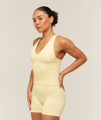 Lift Seamless Tank with Shelf - US 5605