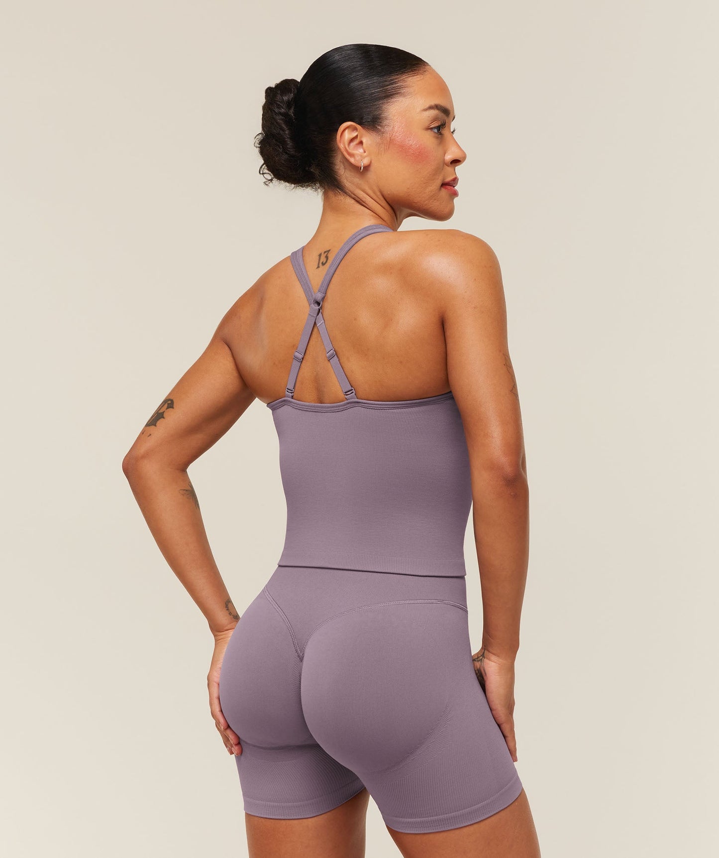 Lift Seamless Tank with Shelf - US 4179