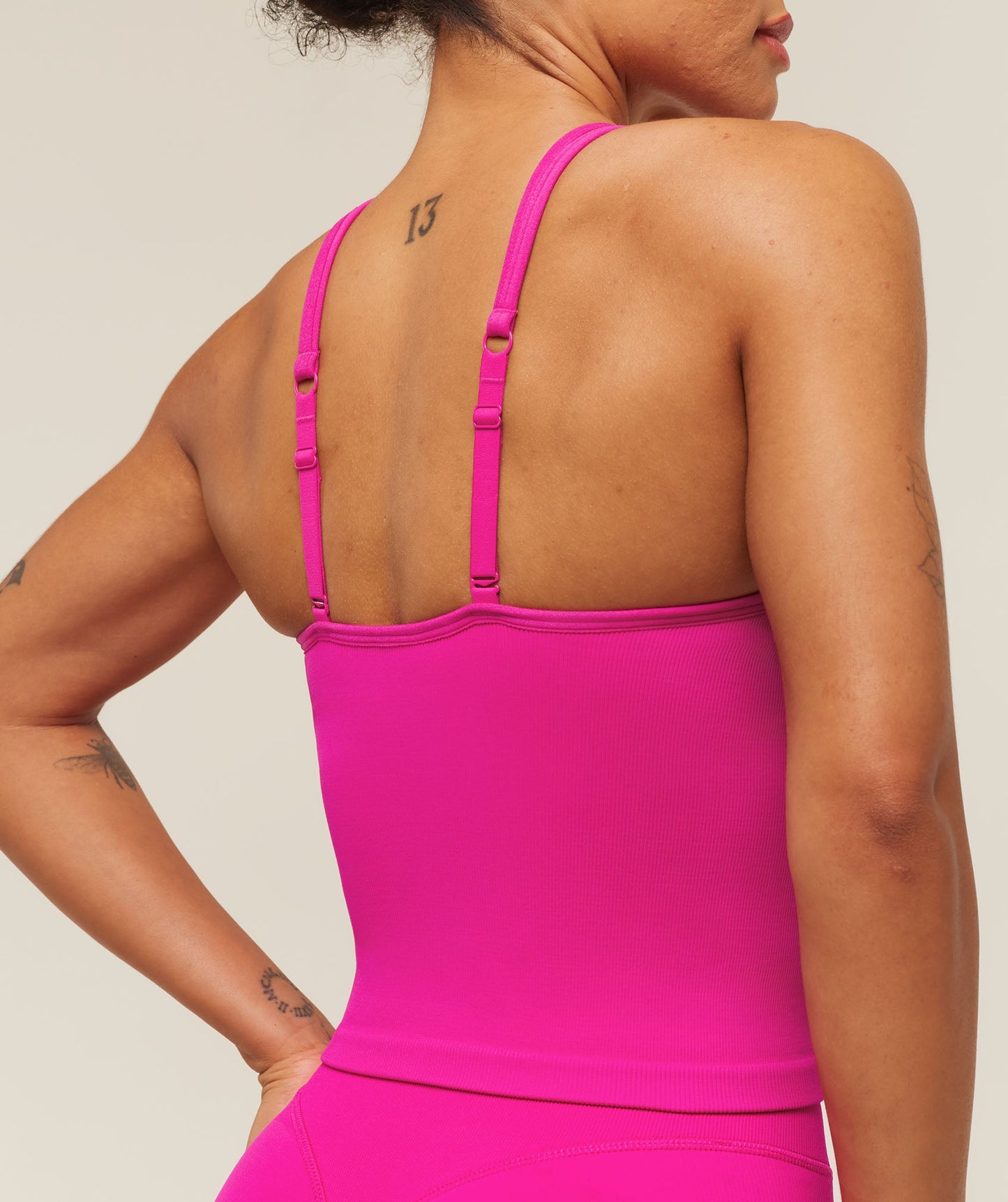 Lift Seamless Tank with Shelf - US 9691