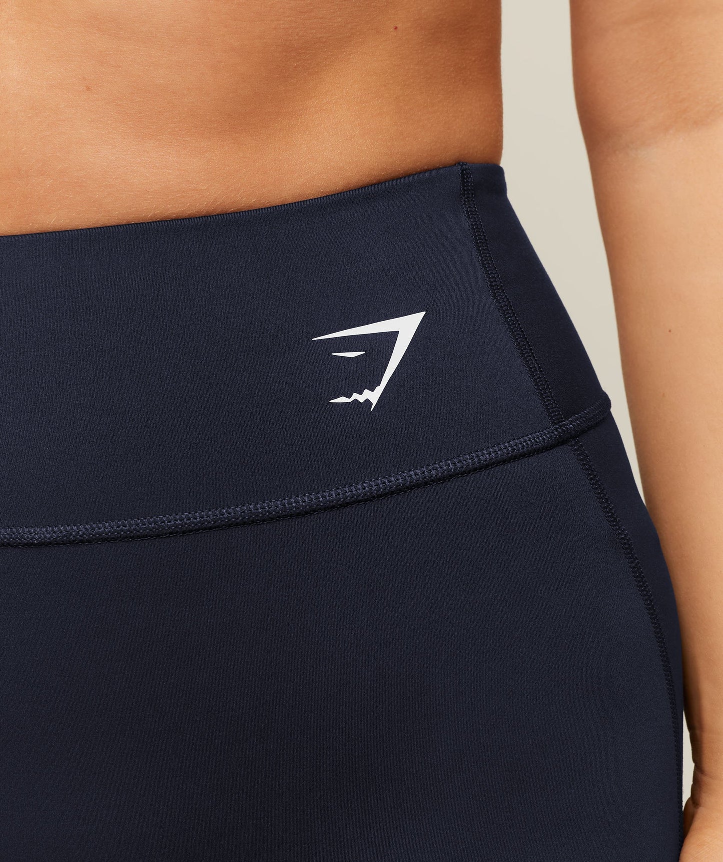 Training Straight Leg Short Leggings - US 3720