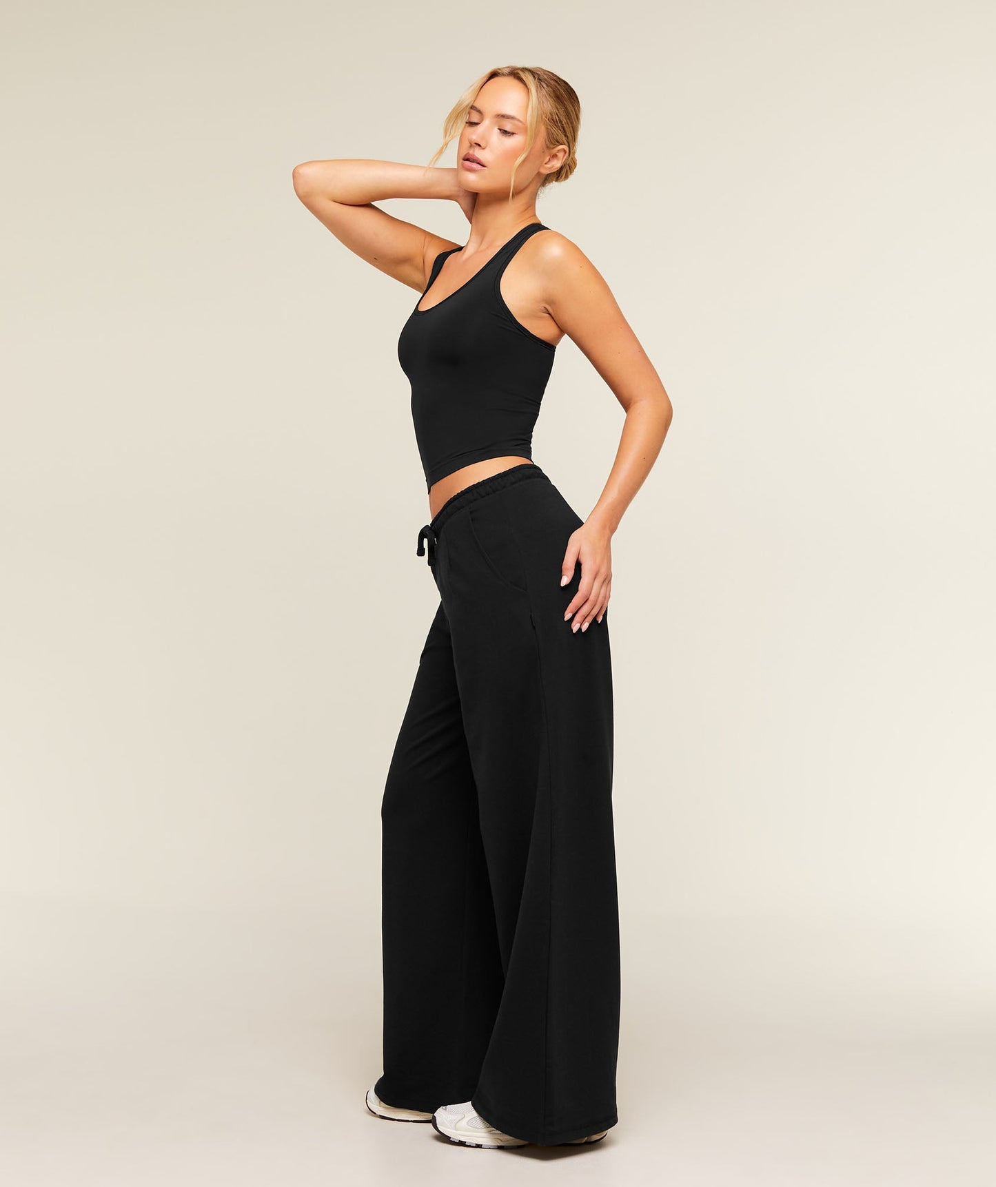 FeatherForm Tank - US 9703