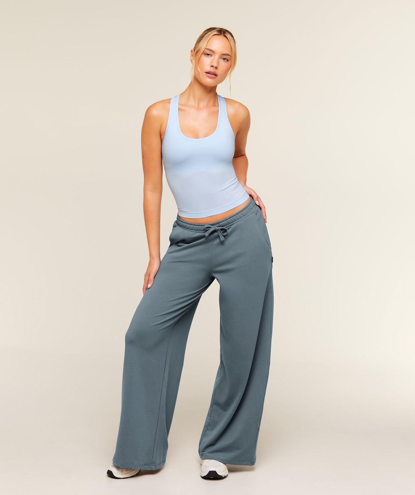 FeatherForm Tank - US 0700