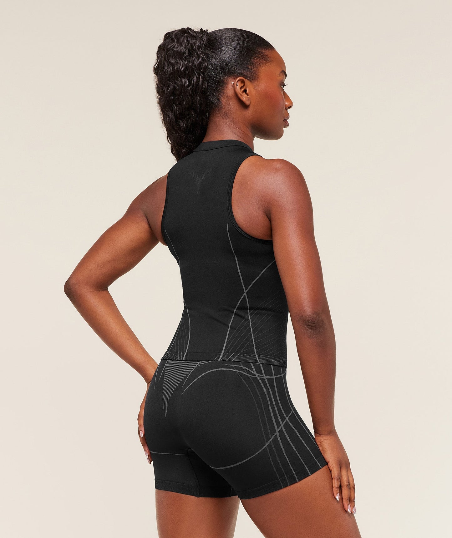Apex Seamless Tank - US 6917