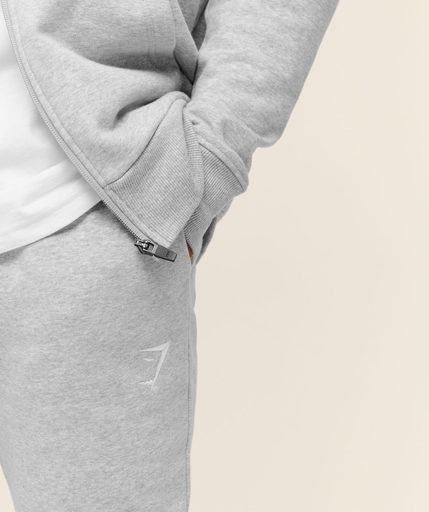 Crest Joggers - US 7114
