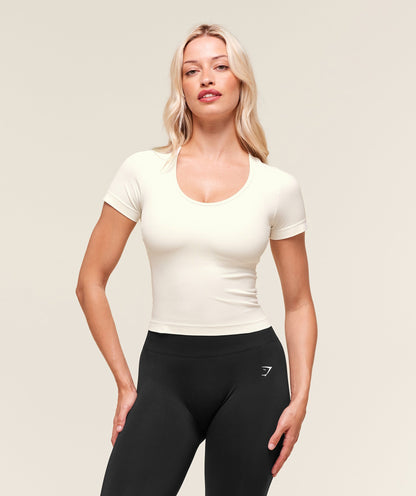 Everyday Seamless Tight Fit Crew Neck Tee - US 9538