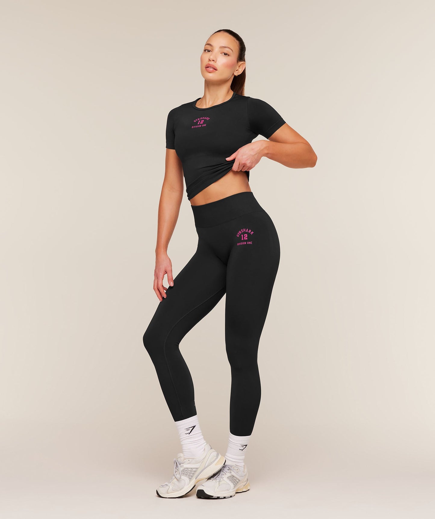 Everyday Seamless Graphic Short Sleeve Top - US 4147