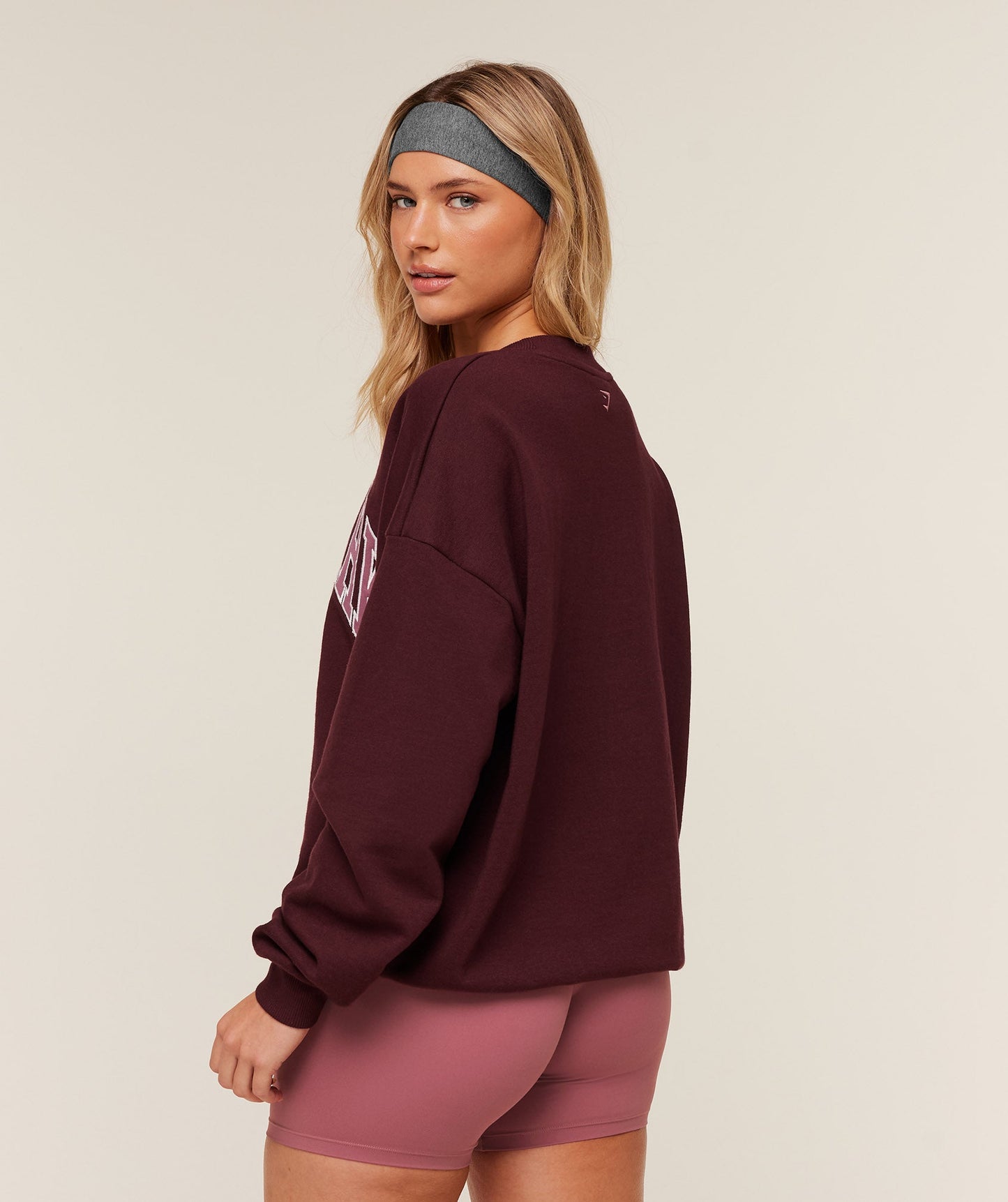 Collegiate Graphic Crew Neck Pullover - US 1399