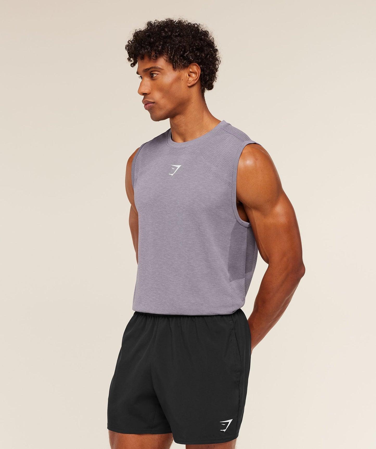 Lightweight Seamless Tank - US 8933