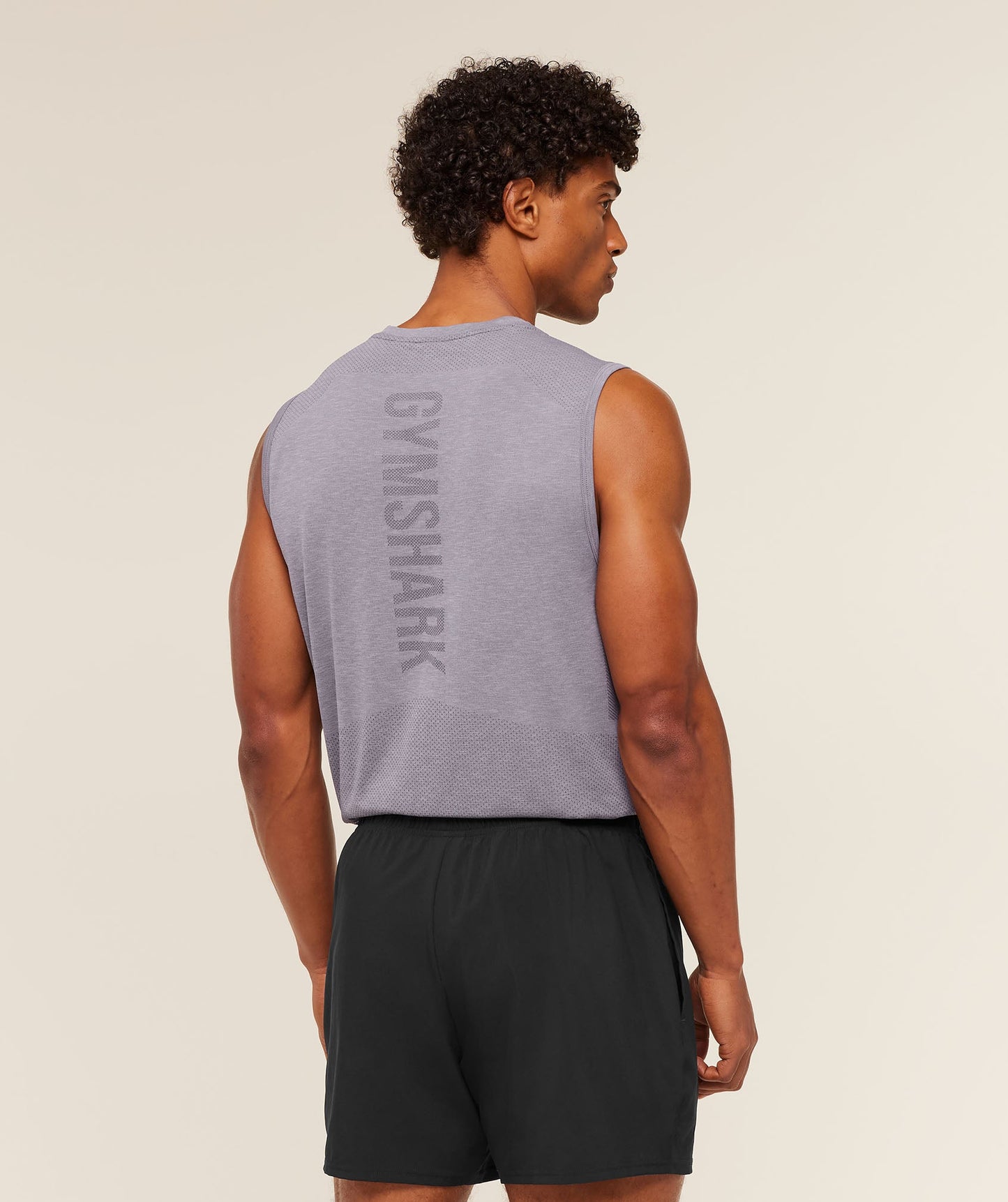 Lightweight Seamless Tank - US 8933