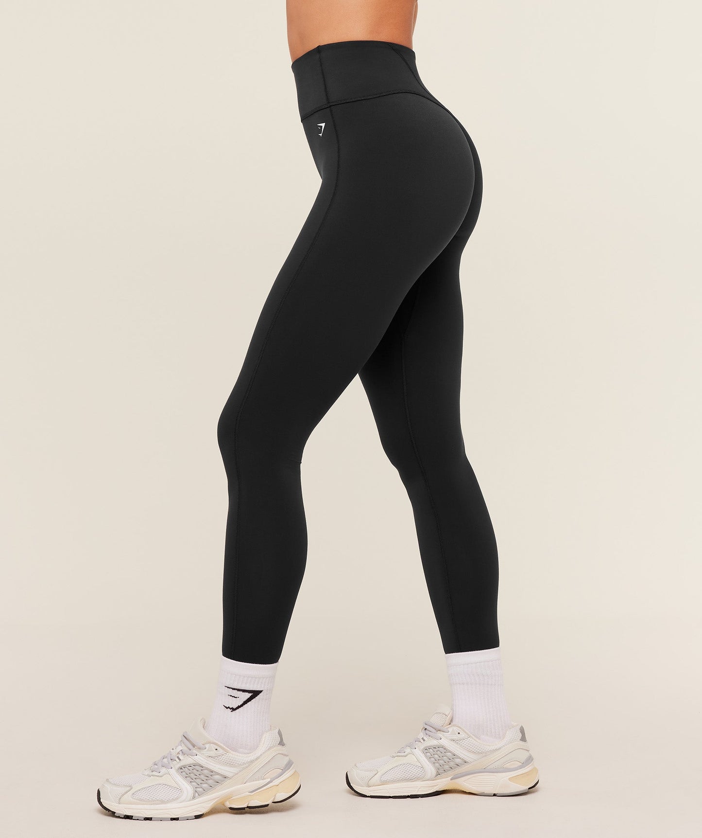Minimal Halterneck Sports Bra - US 2457