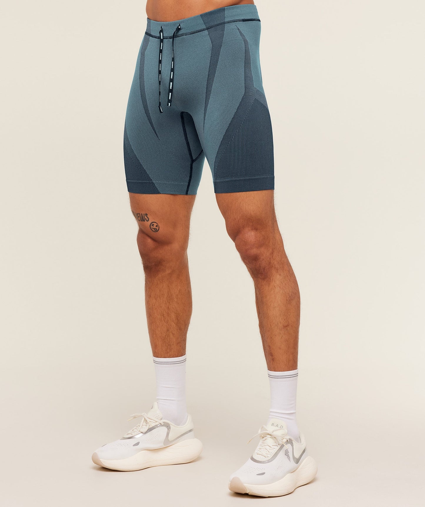 Seamless Running Half Tight - US 2996