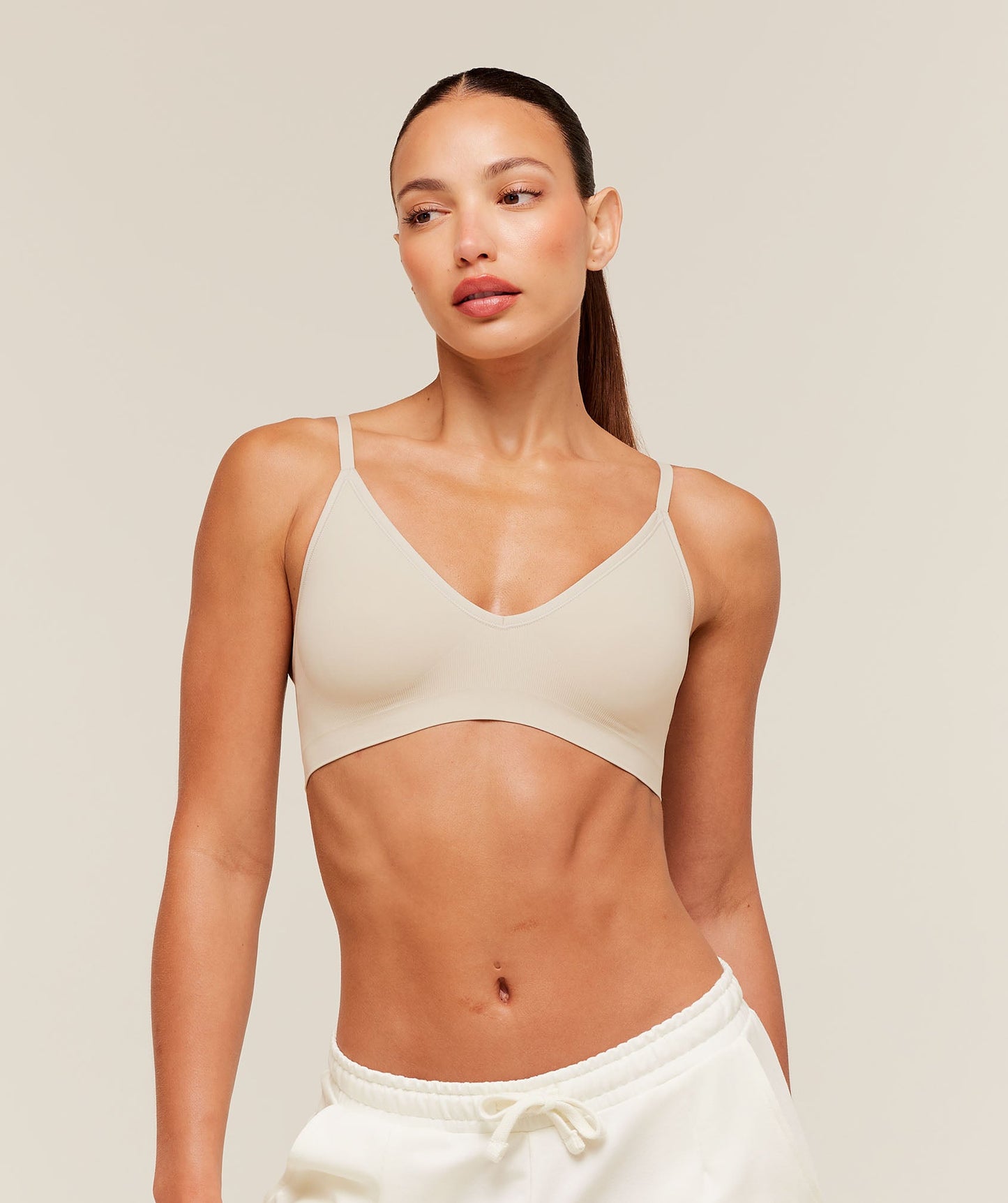FeatherForm V-Neck Bralette - US 1330