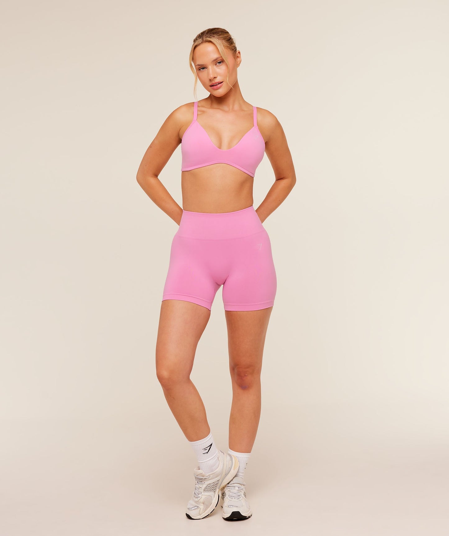 Soft Sculpt V-neck Sports Bra - US 6103