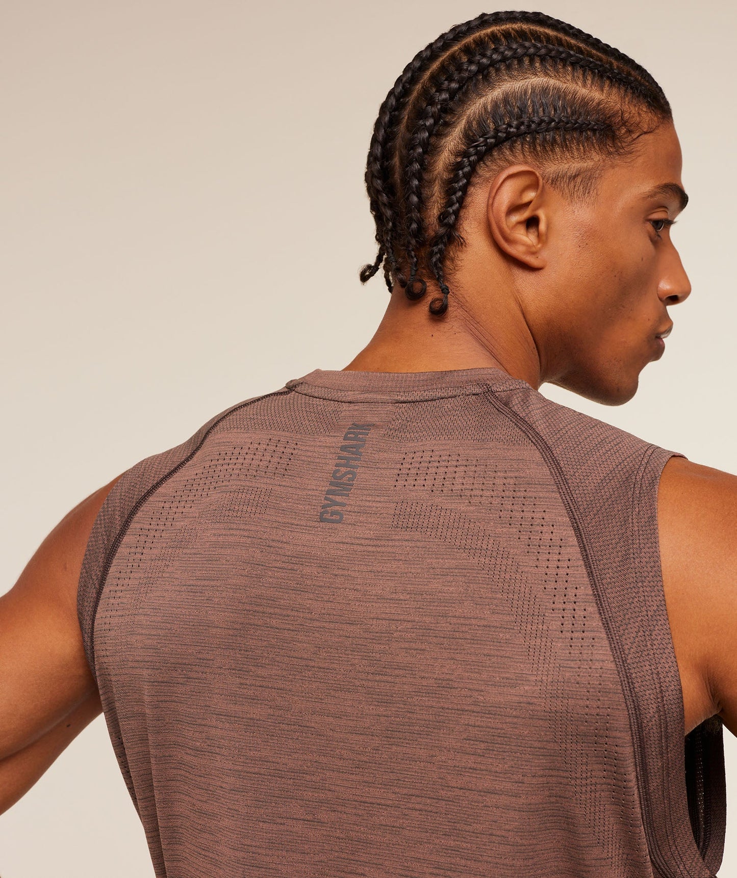 Versatile Seamless Tank - US 8303